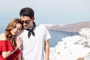 Ifan Seventeen ungkap rindu di makam Dylan Sahara, penuh haru