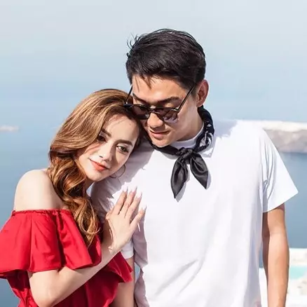 Ifan Seventeen ungkap rindu di makam Dylan Sahara, penuh haru