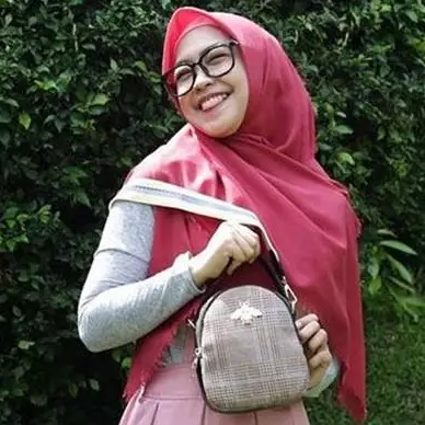 10 Penampakan rumah baru Ria Ricis, kolam renangnya penuh lampu