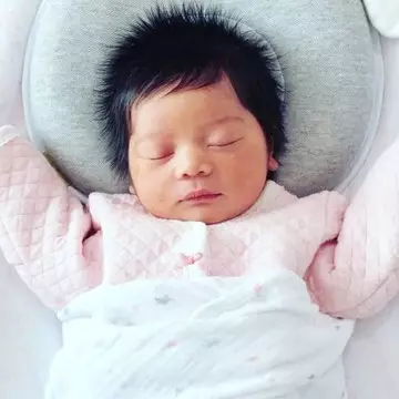 8 Potret baby Kalea anak Tarra Budiman, rambutnya curi perhatian