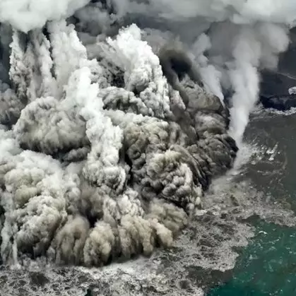 Penjelasan ilmiah gunung meletus bisa bikin erupsi gunung lain
