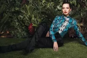 7 Sepatu boot Nia Ramadhani, ada yang seharga Rp 34 juta