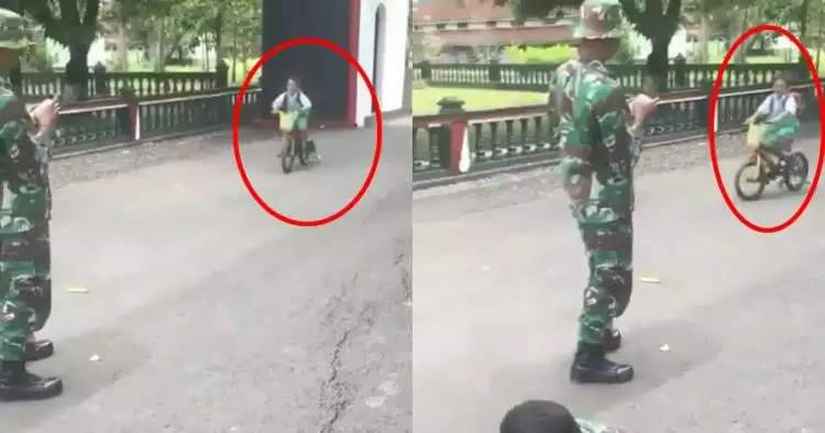 Viral bocah bersepeda di markas TNI & tabrak senapan, bikin ketawa