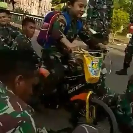 Ini pengakuan ayah bocah tabrak senapan di markas TNI