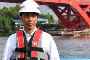 Ini respons Jokowi soal Prabowo sebut TNI lemah & BUMN bangkrut