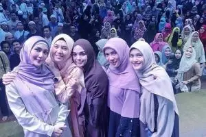 10 Momen Hijrah Squad jelajahi Palembang, gayanya kompak abis
