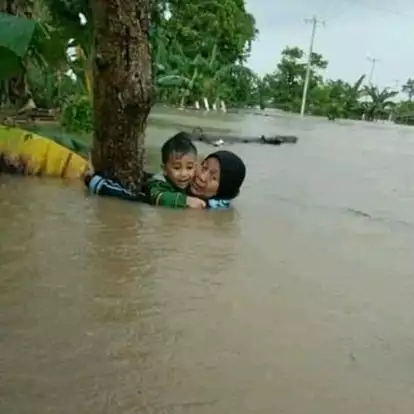 10 Potret dahsyatnya banjir bandang terjang Gowa Sulawesi Selatan