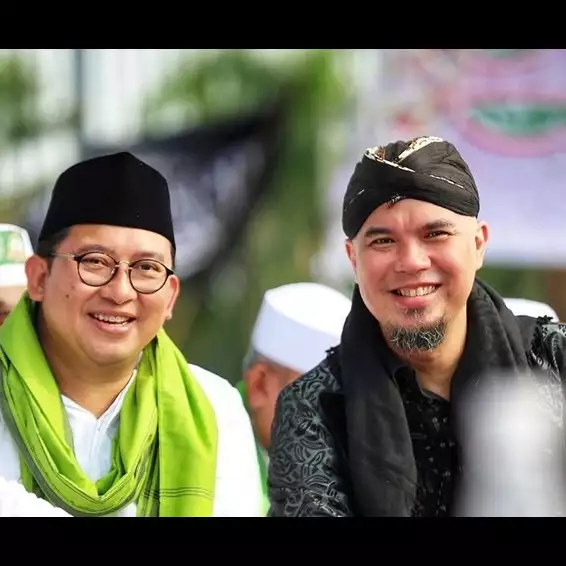 Fadli Zon-Ahmad Dhani tiru Jokowi cukur di Garut, warganet heran