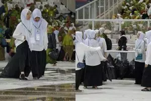 10 Aksi pasukan semut bersihkan sampah di Harlah ke-73 Muslimat NU