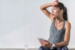 5 Kebiasaan buruk saat olahraga yang jarang disadari pemula