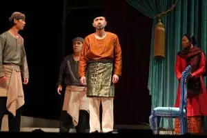 Nyanyi Sunyi Revolusi, teater tentang Amir Hamzah yang epik abis