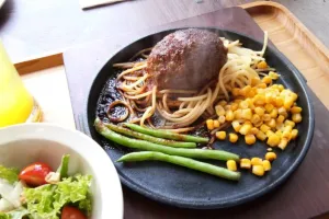 Hamburg steak, makanan khas Jepang kini hadir di Indonesia