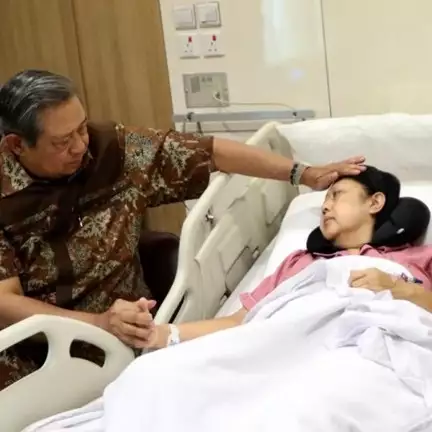 Momen SBY dan cucu jaga Ani Yudhoyono, penuh kehangatan