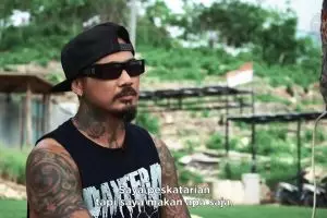 5 Seleb ini jadi peskatarian, tak makan daging tapi doyan seafood