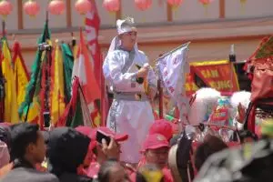 Kemeriahan Festival Cap Go Meh Singkawang, banyak aksi ekstrem