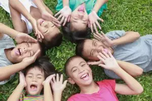 Seberapa bahagia sih masa kecilmu? Yuk cek di sini