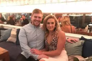 Pria ini lamar kekasih pakai cincin pinjaman, alasannya romantis