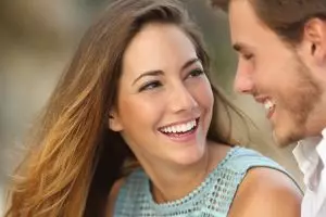 111 Kata-kata romantis yang bikin hati cewek berbunga-bunga