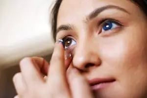 Tips memilih softlens sesuai warna kulit, tampilan lebih memesona