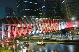 10 Potret 5 JPO di Jakarta ini Instagramable, nyeberang pun aman