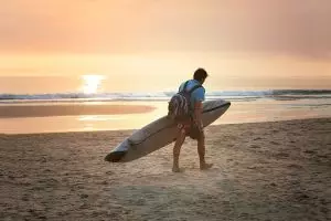 Begini cara aman liburan di kawasan rawan bencana