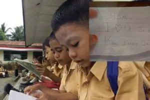 4 Surat perpisahan anak SD untuk kepindahan gurunya, bikin haru