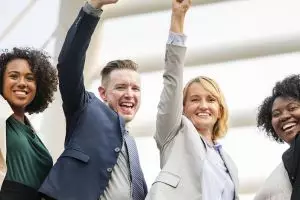 5 Zodiak ini berpotensi menjadi orang kaya di usia muda