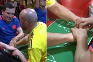 Profesi unik, tuntun kaum tunanetra nonton bola