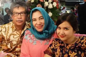 8 Potret kenangan Putri Titian & ayahnya sebelum meninggal dunia