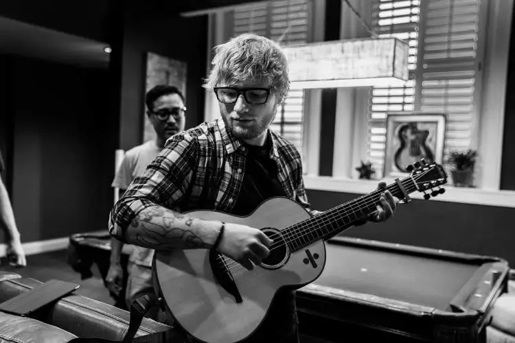 Tak puas menjadi penyanyi, Ed Sheeran menekuni dunia bisnis