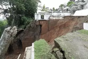 Kompleks makam raja-raja di Imogiri longsor, begini kondisinya