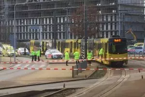 Penembakan di trem Belanda, pelaku kabur dan beberapa orang terluka