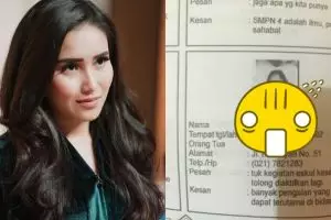 Foto lawas Ayu Ting Ting di buku kenangan SMP ini jadi sorotan
