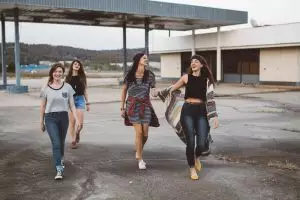 10 Tanda ini bukti kamu hanya dimanfaatkan dalam pertemanan