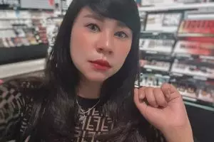 Chikita Meidy melahirkan, ini 6 potret perjuangan & nama bayinya