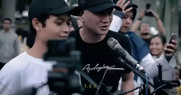 Anji sidak musisi jalanan di Malang, nyanyi bareng dan sawer Rp 1 juta