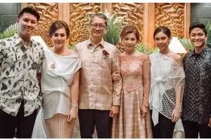 10 Momen pernikahan ibunda Vanesha Prescilla, penuh kebahagiaan