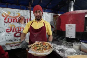 Pizza kaki lima di Jogja yang rasanya nggak kalah dari restoran