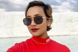 Berhijab kunjungi masjid di Turki, Kimmy Jayanti tuai pujian