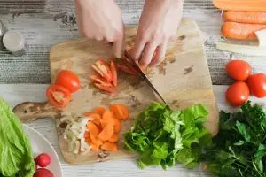 7 Skill memotong ini bikin mama jadi seorang master chef