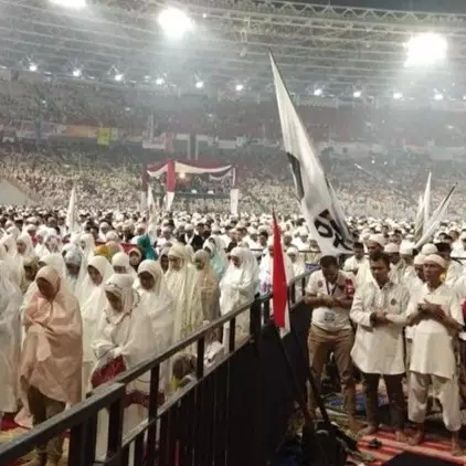 Saf salat campur pria-wanita boleh atau tidak? Ini hukumnya