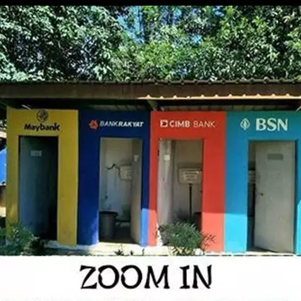 11 Desain pintu toilet ini nggak biasa, bikin ketawa tepuk jidat