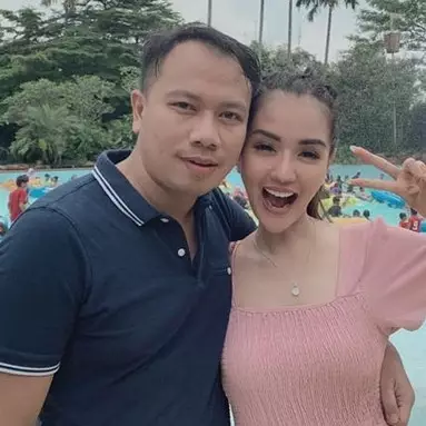 Putus dari Vicky Prasetyo, ini curahan hati Anggia Chan
