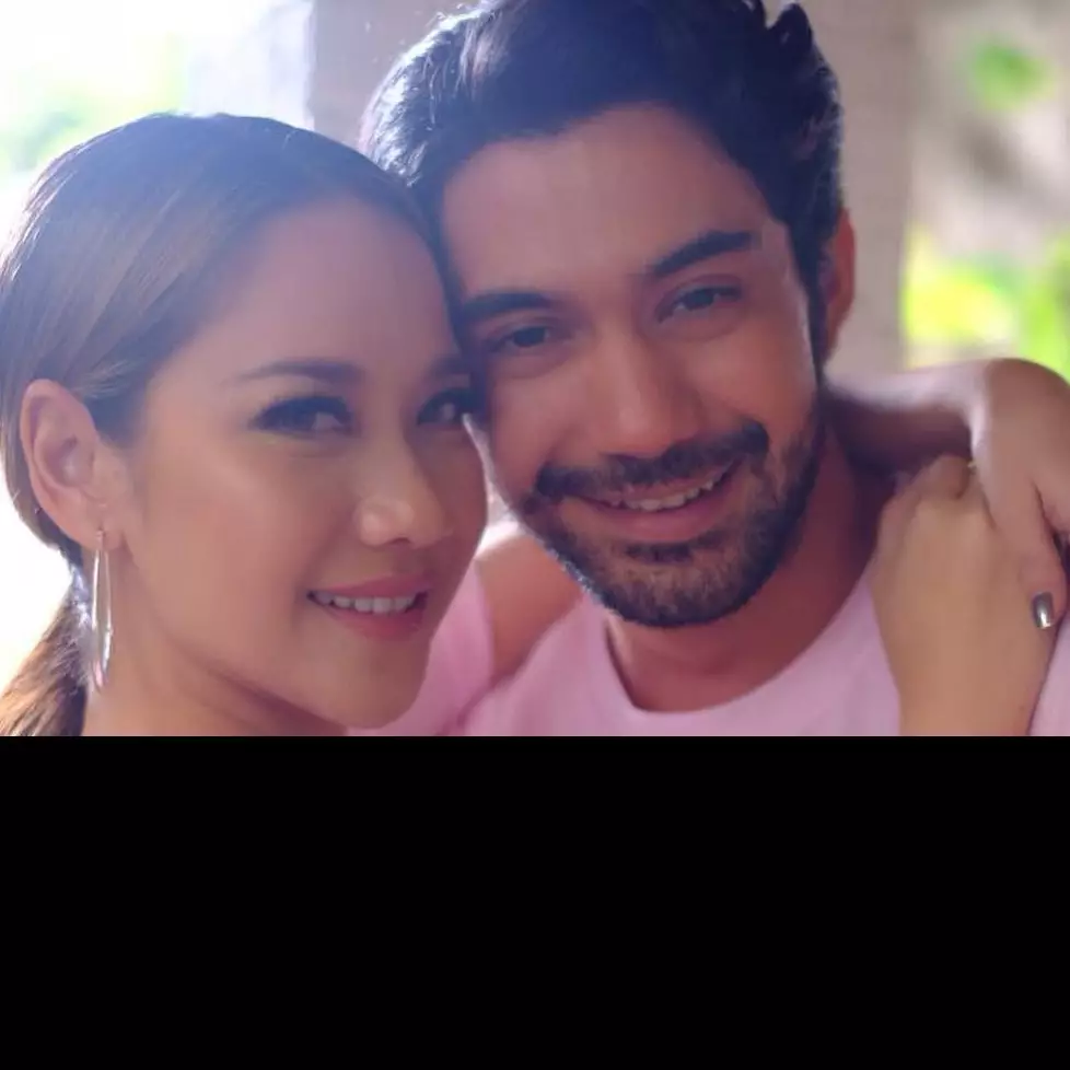 10 Potret ini buktikan BCL dan Reza Rahadian sahabat karib