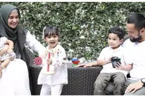 5 Cara Shireen Sungkar kenalkan agama pada anak, layak ditiru