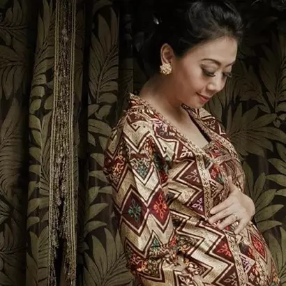 Persalinan dipercepat, Asri Welas umumkan kabar sambil menangis