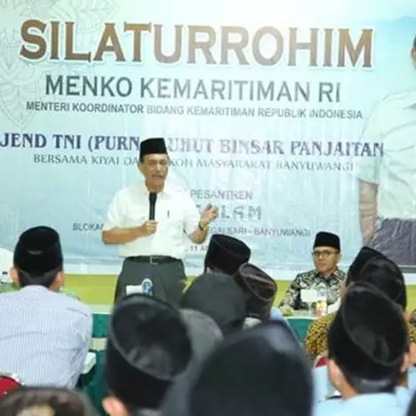 Menko Kemaritiman Luhut ajak santri Banyuwangi kembangkan startup