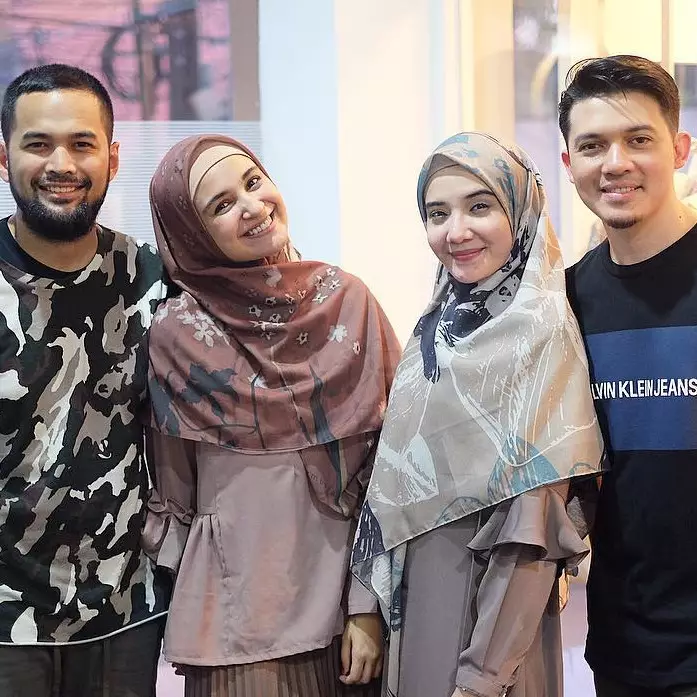 4 Keluarga seleb ini beda pilihan calon presiden, tetap rukun