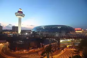 5 Alasan wajib jelajahi Bandara Changi saat traveling ke Singapura