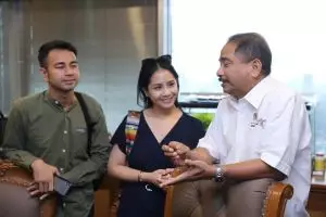 Bikin vlog, Raffi Ahmad ajak milenial promosikan wisata Indonesia